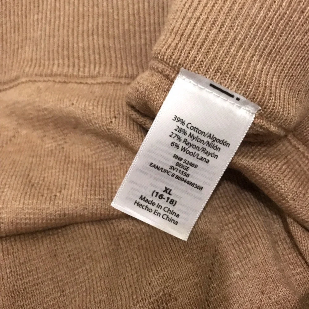 NWT Sofia by Sofia Vergara Women's Tan Shorts Size XL